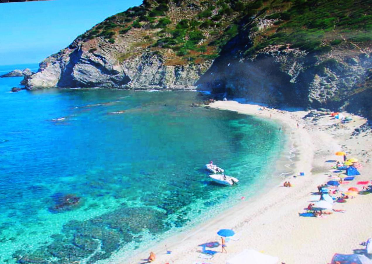 La Mansarda Bed and Breakfast Biancareddu Εξωτερικό φωτογραφία