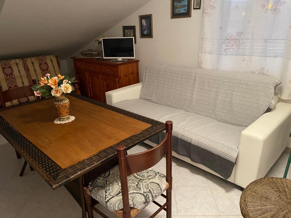 La Mansarda Bed and Breakfast Biancareddu Εξωτερικό φωτογραφία